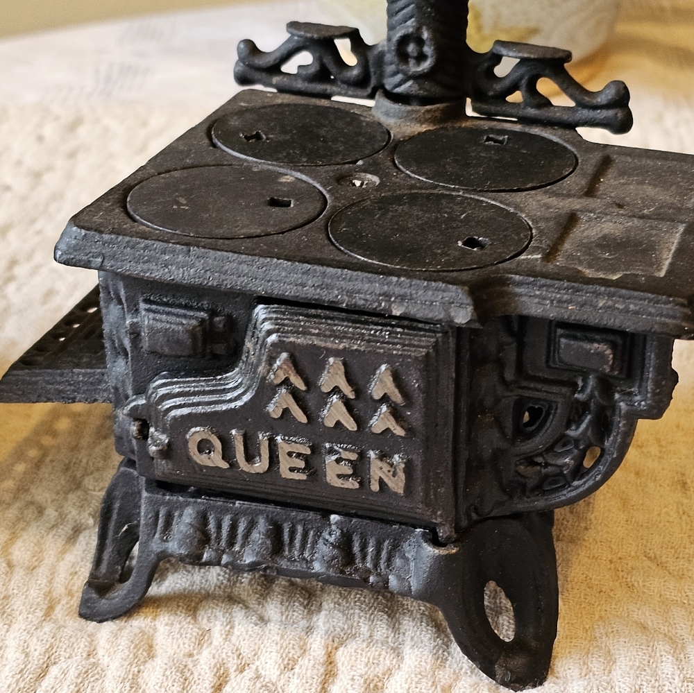 Miniature Cast iron stove